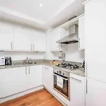 2 Bed By Oxford Circus And Regent Street!