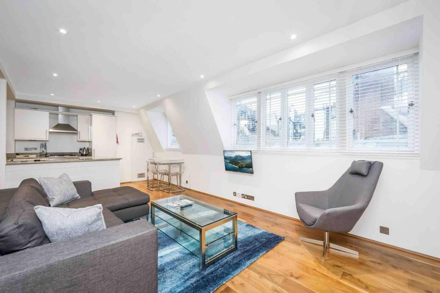 2 Bed By Oxford Circus And Regent Street! Appartamento *